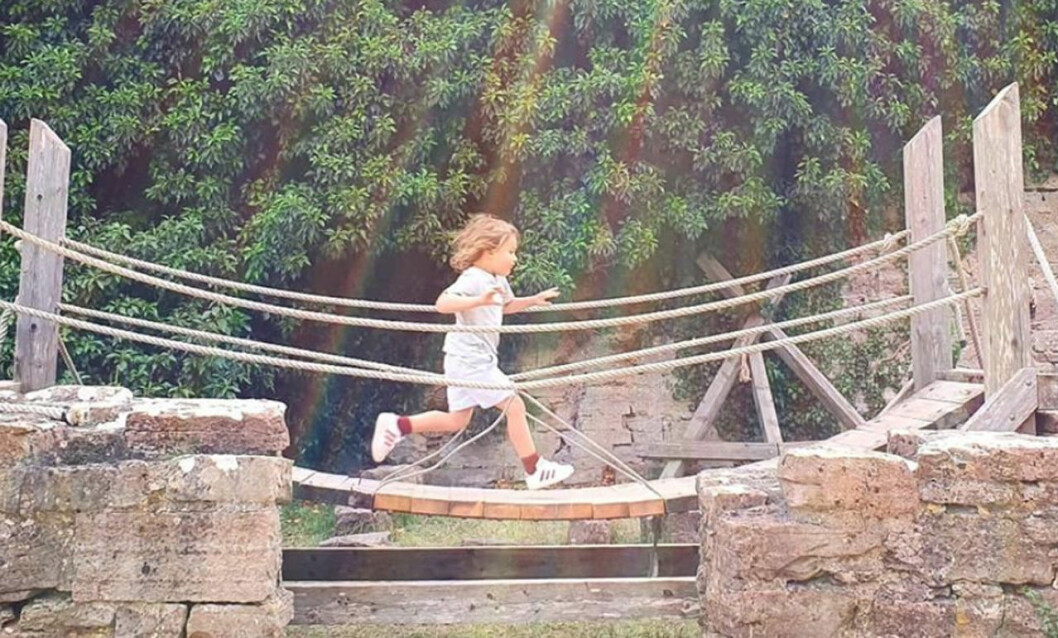 Prins Alexander i full karriär! Sofia Carl Philip Alexander och Gabriel på utflykt i Borgholms slottsruin