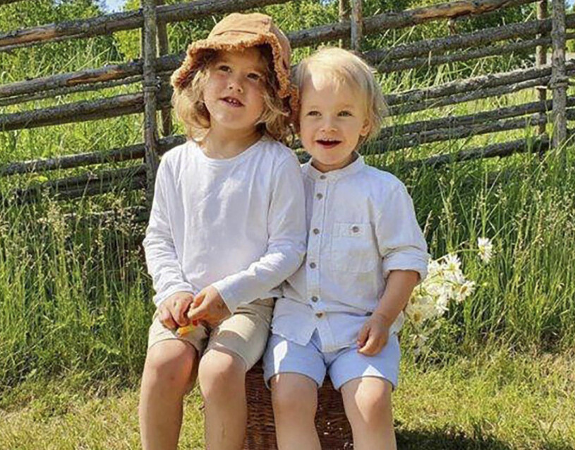 Prins Alexander, nästan fem, och prins Gabriel, tre och ett halvt. Snart får de en lillebror eller lillasyster. Prins Alexander Prins Gabriel