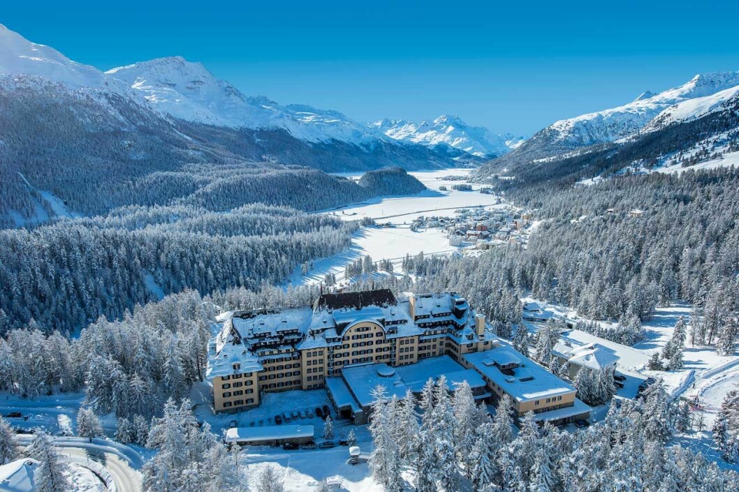 Legendariska Suvretta House från 1912 är ett förstklassig alpresort i St Moritz. Legendariska Suvretta House från 1912 till en förstklassig alpresort.