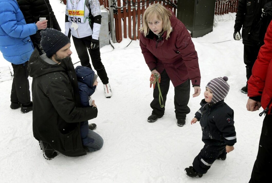 Mormor Marie älskar att umgås med barnbarnen! Här tillsammans med prins Carl Philip, prins Gabriel och prins Alexander under Tjejvasan i Mora förra året. Prinsessan Sofias Älvdalen