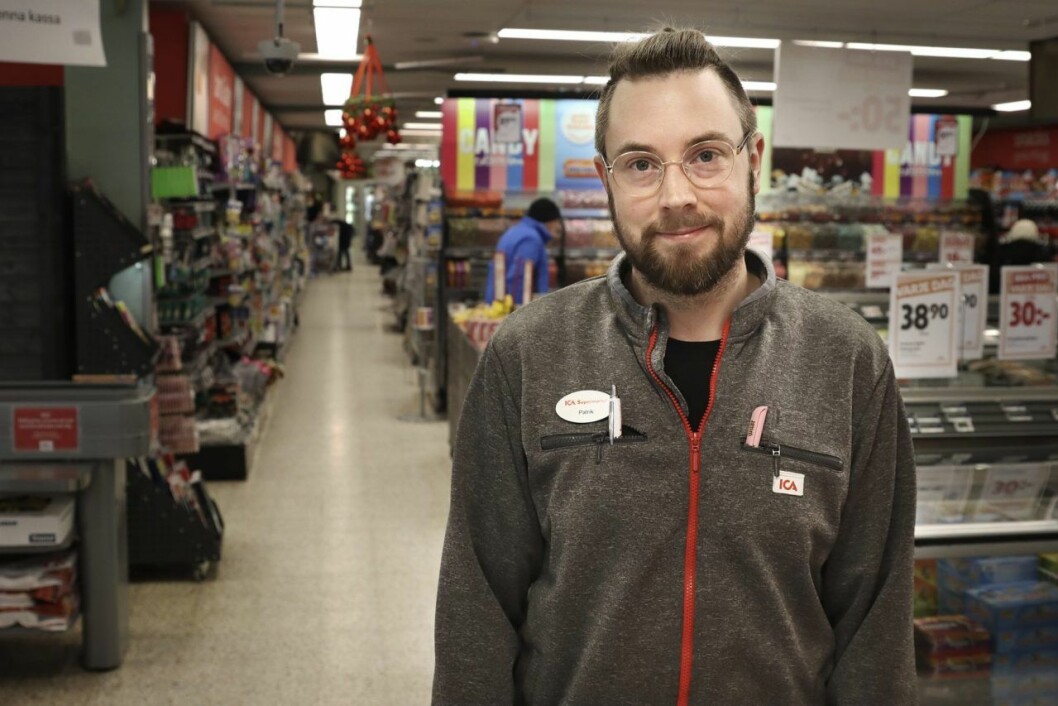 Patrik jobbar på den lokala Ica-butiken – och ibland brukar han få en skymt av prinsessan när hon är på besök. Prinsessan Sofias Älvdalen