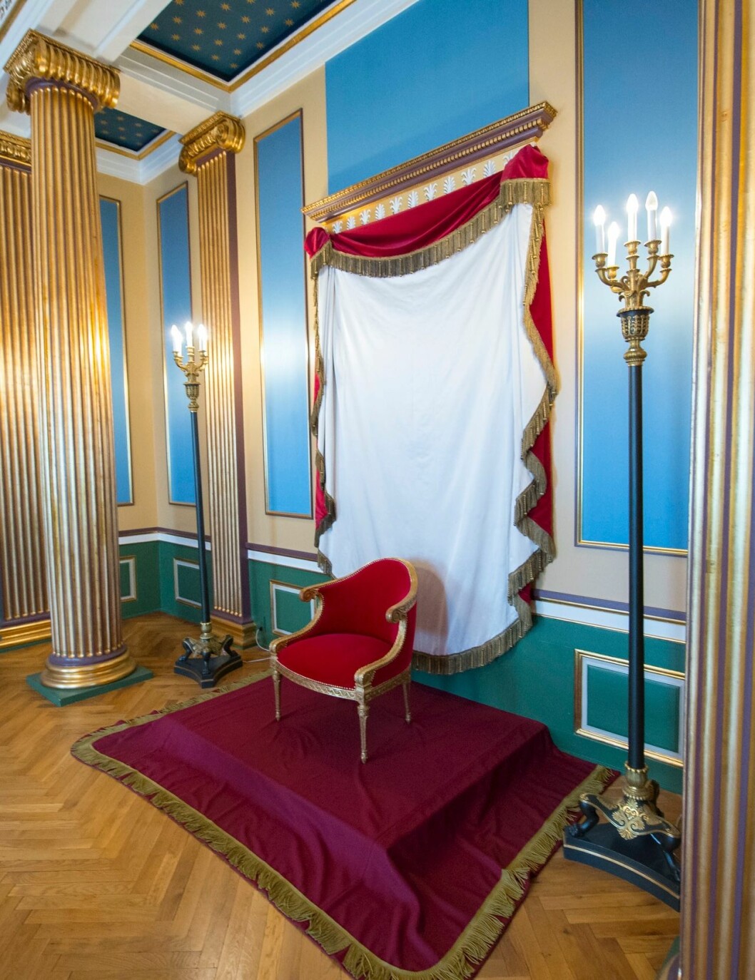 Kungligt blått på väggarna. Amalienborg