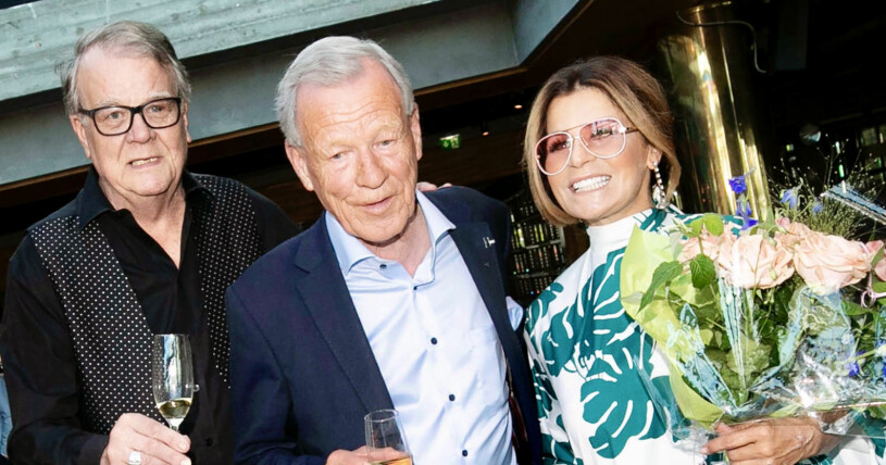 Lasse Berghagen och Carola Häggkvist var Anders Wiklöfs överraskningsgäster. Foto: Lasse Berghagen, Anders Wiklöf och Carola Häggkvist