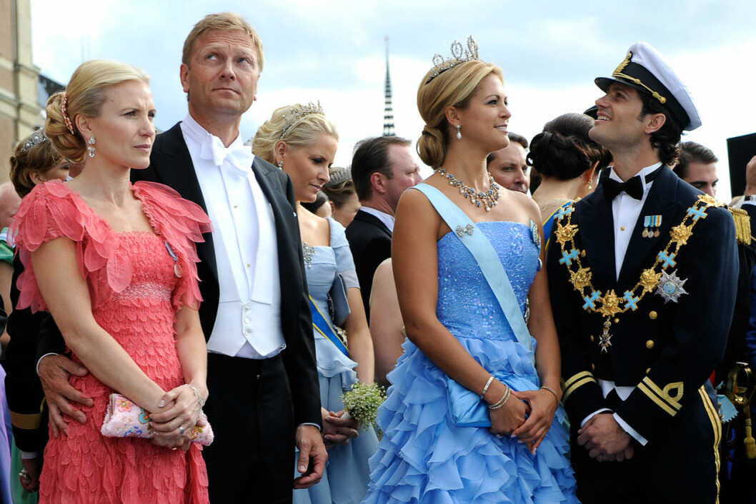 Daniels syster Anna har fått rutin på att mingla med kungligheter. Här med sin man Mikael – och med Mette-Marit, Madeleine och Carl Philip. Anna Westling Mikael Söderström Prinsessan Madeleine Prins Carl Philip