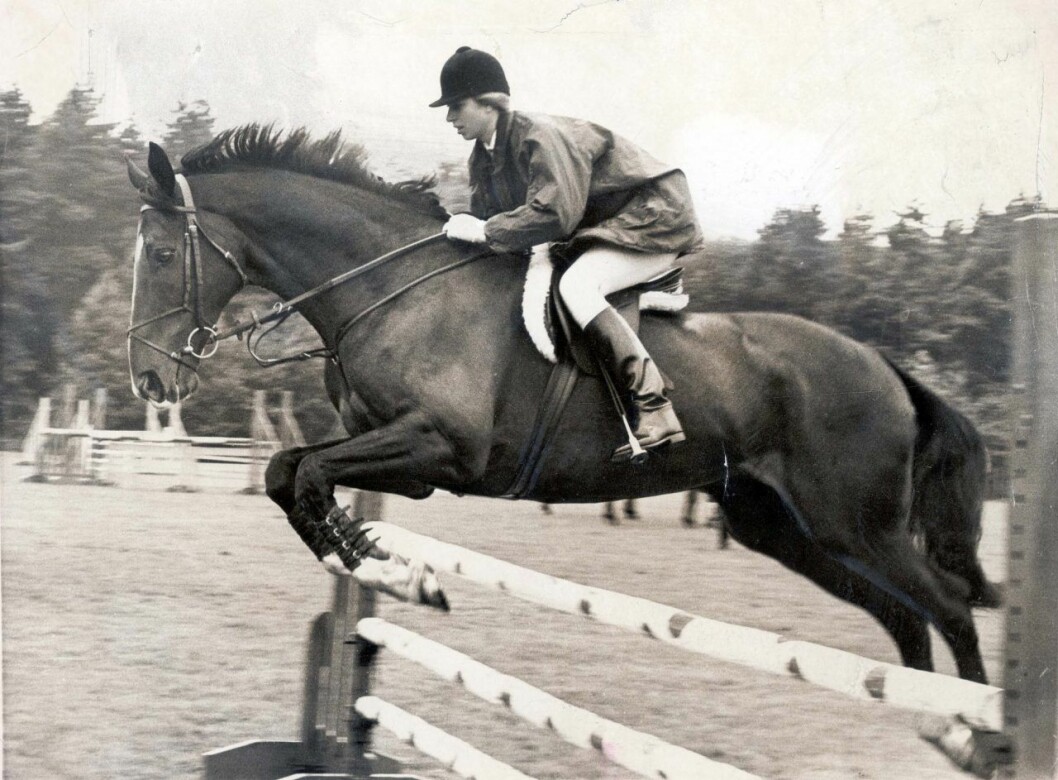 Anne på hästryggen vid Windsor Great Park, 1974. Anne