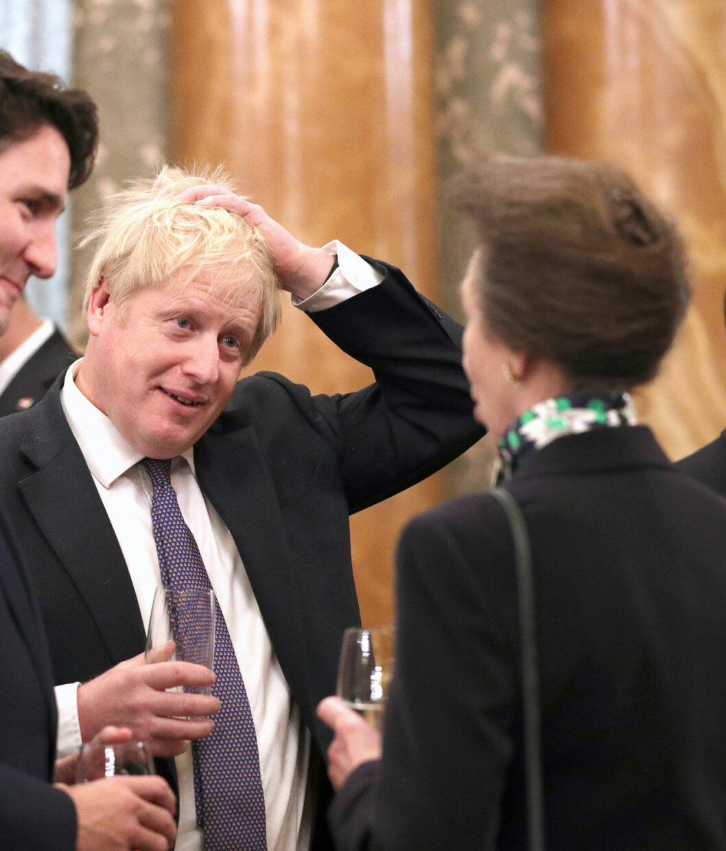 Prinsessan Anne och premiärminister Boris Johnson är båda drabbade av tragedin. Prinsessan Anne och premiärminister Boris Johnson.