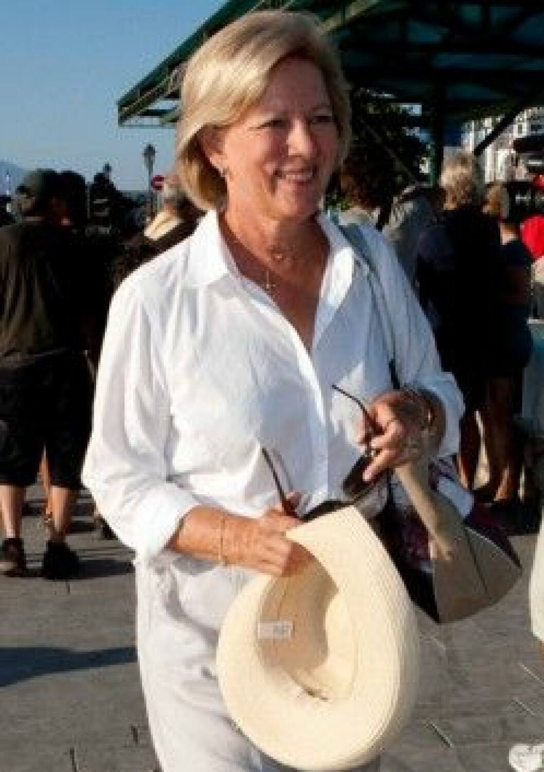 Drottning Anne-Marie ser mycket fram emot det grekiska bröllopet. Drottning Anne-Marie ser mycket fram emot det grekiska bröllopet.