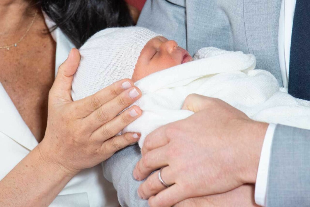 Lilla Archies namn betyder i grunden genuin, äkta och modig. Passande för Meghans och Harrys lilla guldklimp. Lilla Archies namn betyder i grunden genuin, äkta och modig. Passande för Meghans och Harrys lilla guldklimp.
