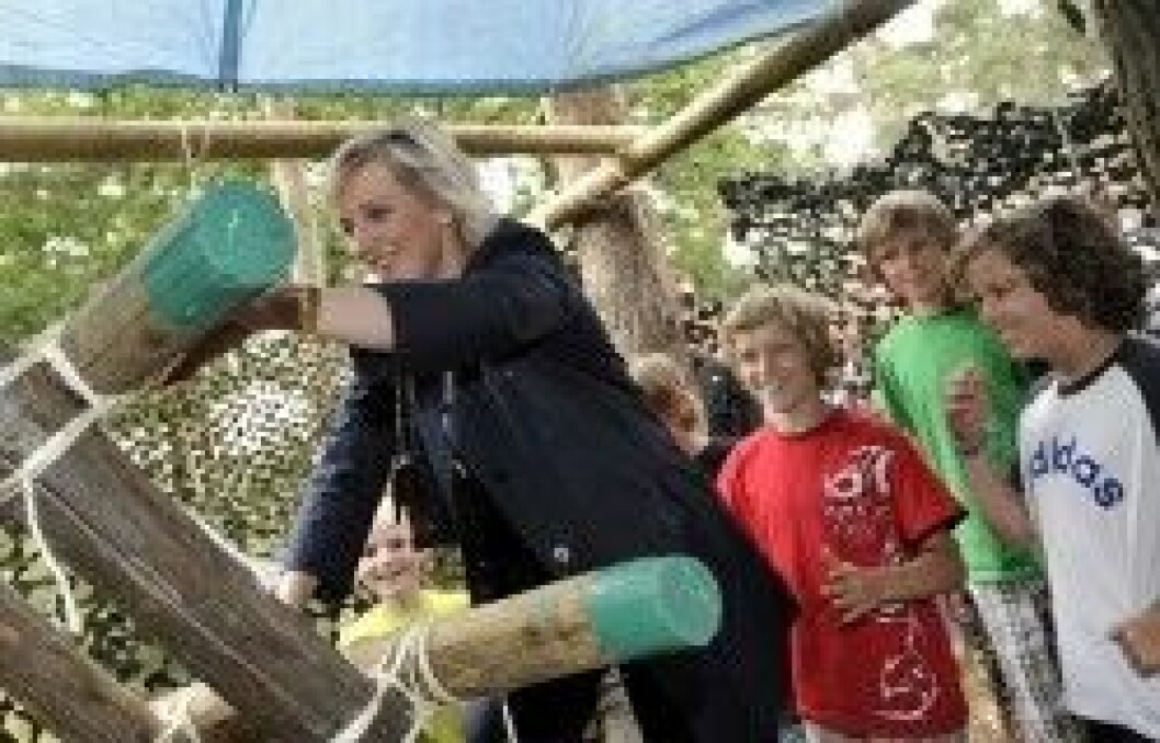 Lite praktiskt arbete för prinsessan Astrid. Lite praktiskt arbete för prinsessan Astrid.