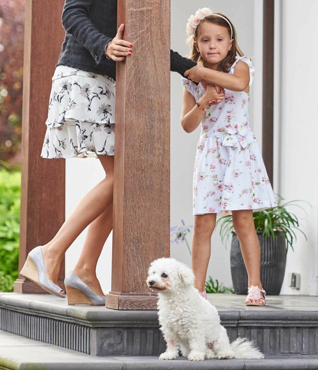Athena och hunden Apple