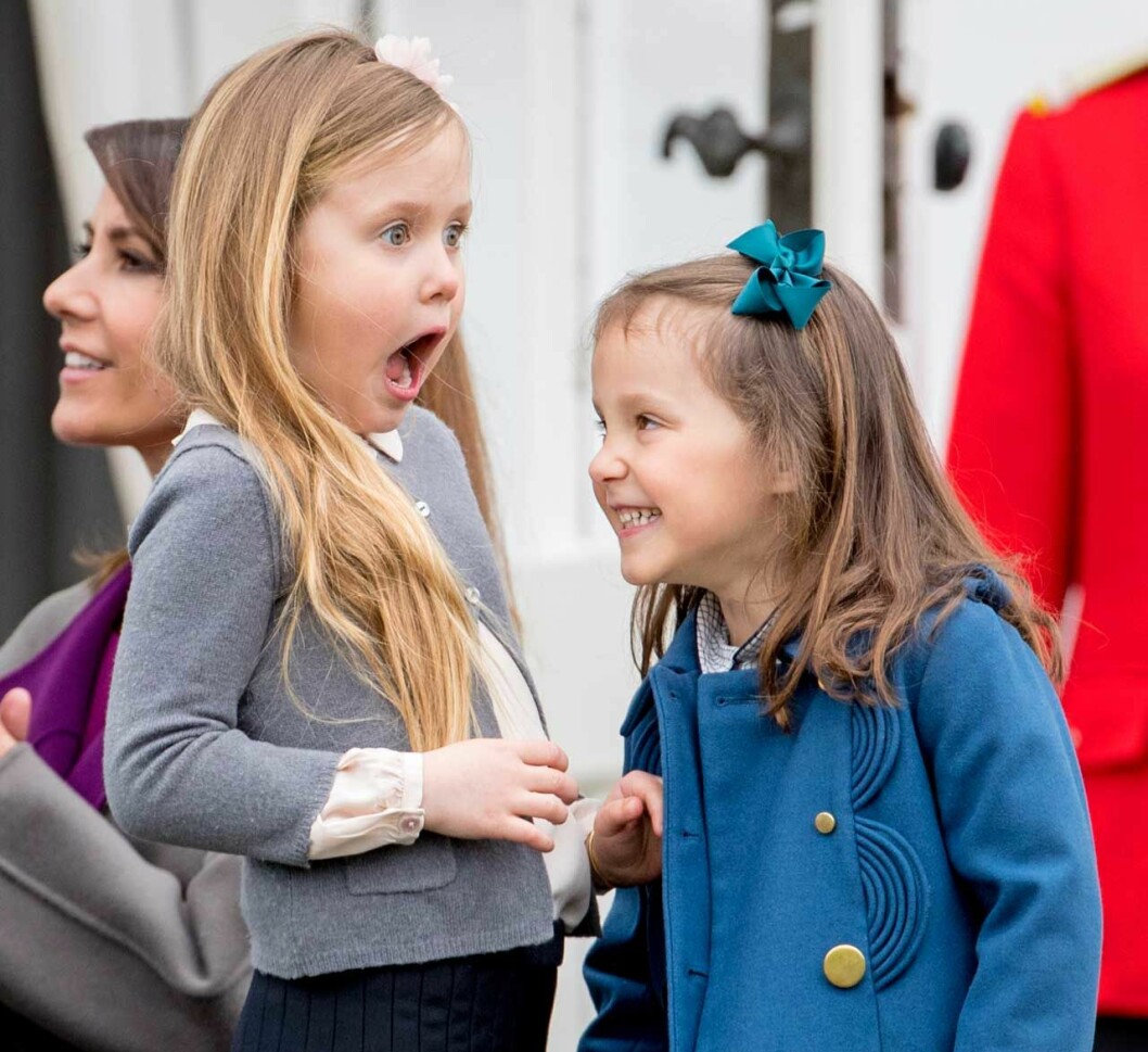 Prinsessorna Athena och Josephine. Prinsessorna Athena och Josephine.