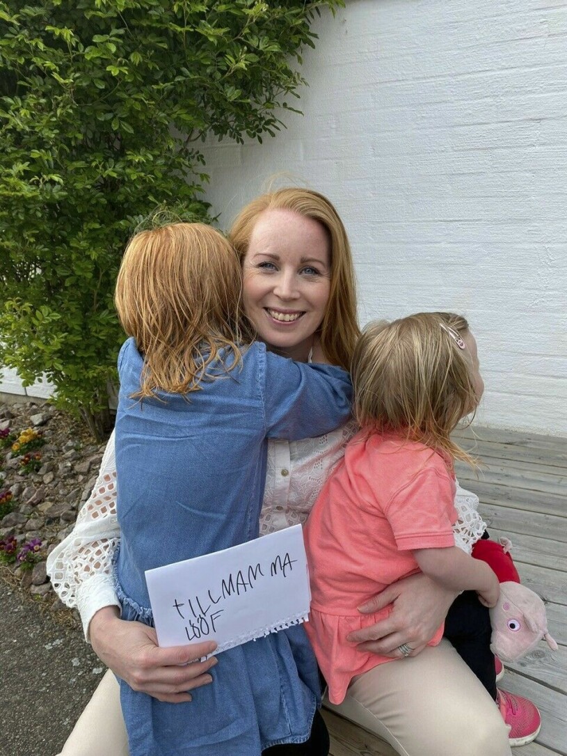 Krampaus med döttrarna Ester och Saga. Annie Lööf och sina döttrar.
