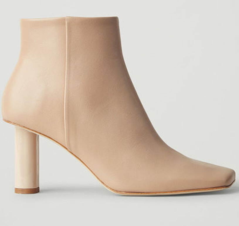 beiga boots cos