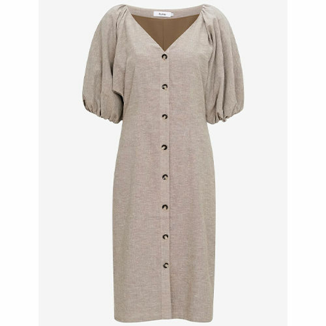 Beige klänning med puffärmar