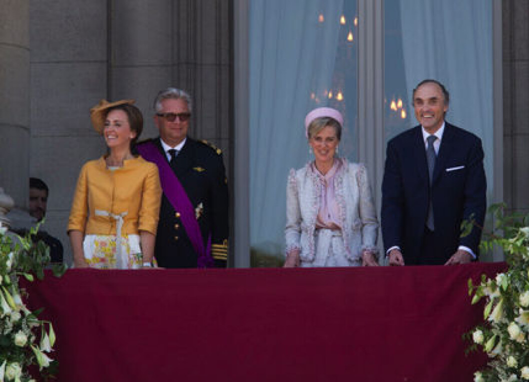 belgiens-nya-kungapar-hyllades-av-folket-svensk-dam