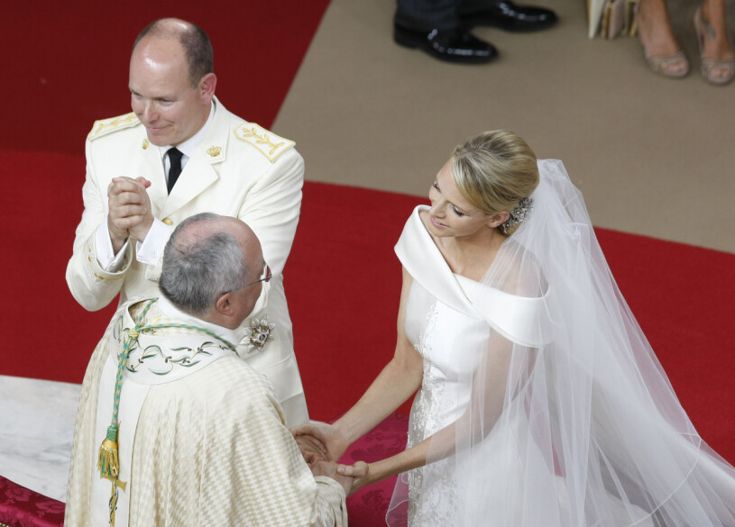 Furst Albert och furstinnan Charlenes bröllop, Charlene håller handen med Bernard Barsi