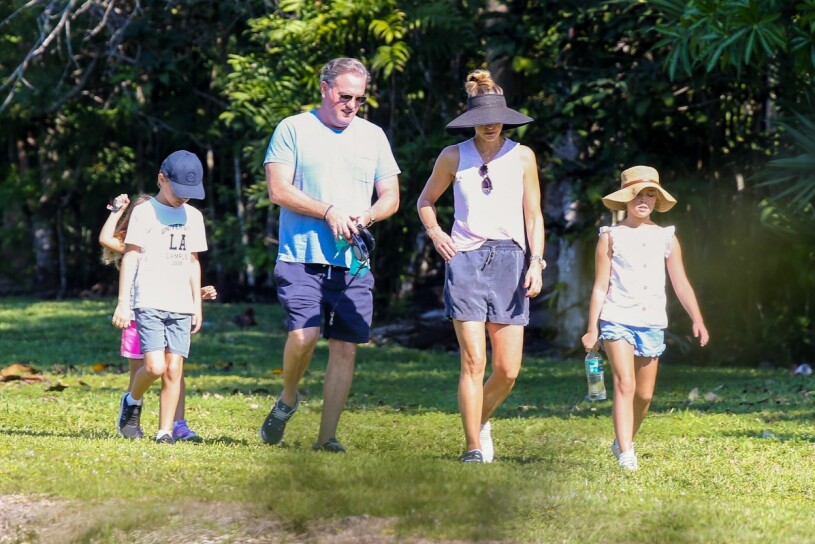 Hela familjen sommarklädda i härliga Miami! Prinsessan Madeleine, Chris O'Neill, prinsessan Leonore, prins Nicolas och prinsessan Adrienne i Florida