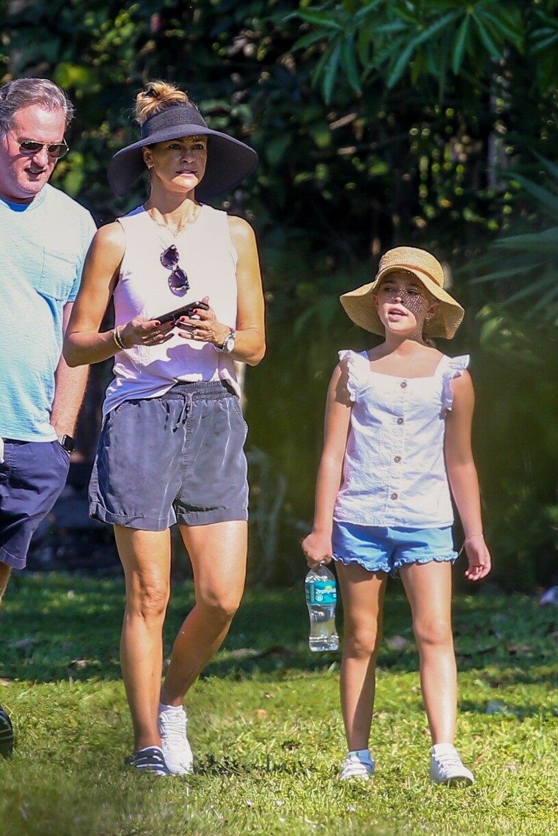 Madeleine och Leonore matchade i somriga outfits! Prinsessan Madeleine och prinsessan Leonore i Florida