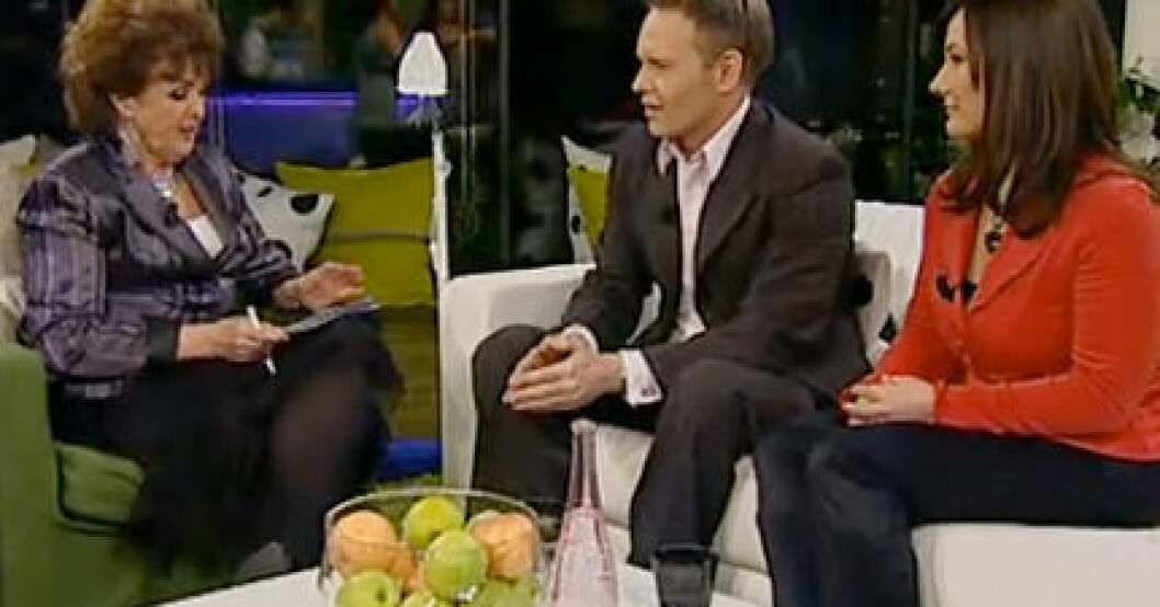 Elisabet Höglund intervjuar Daniel Nyhlén och Åsa Bönnelyche från Svensk Damtidning i tv 4:s Förkväll. Elisabet Höglund intervjuar Daniel Nyhlén och Åsa Bönnelyche från Svensk Damtidningi tv 4:s Förkväll.