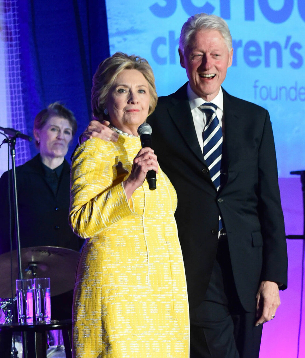 Bill och Hillary kämpar på. Bill och Hillary Clinton.