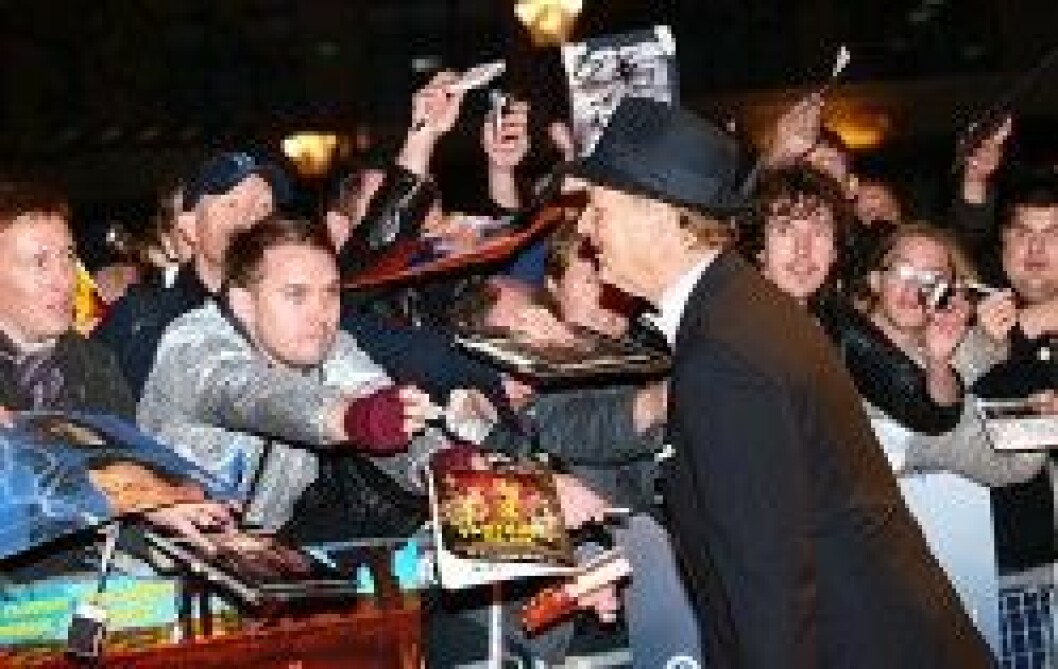 Bill Murray skojar med fansen. Bill Murray skojar med fansen.
