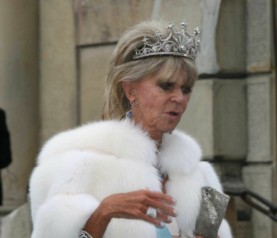 Drottning Silvias Nobeldiadem på prinsessan Birgitta. Drottning Sofias diadem på prinsessan Birgitta.