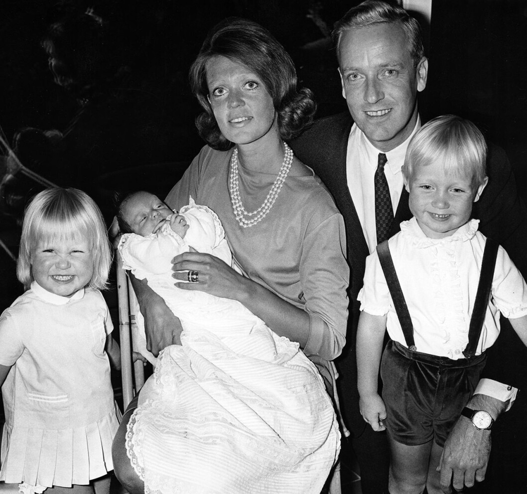 Prinsessan Birgitta och Hansi med barnen Désirée, den nyfödde Hubertus, och Carl Christian. prinsessan birgitta hansi