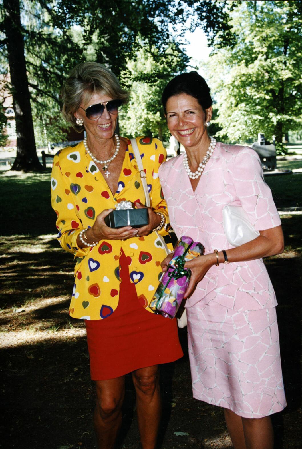 Birgitta och Silvia är inte bara svägerskor – de är också goda vänner. Och nu får de umgås lite extra mycket! prinsessan birgitta drottning silvia