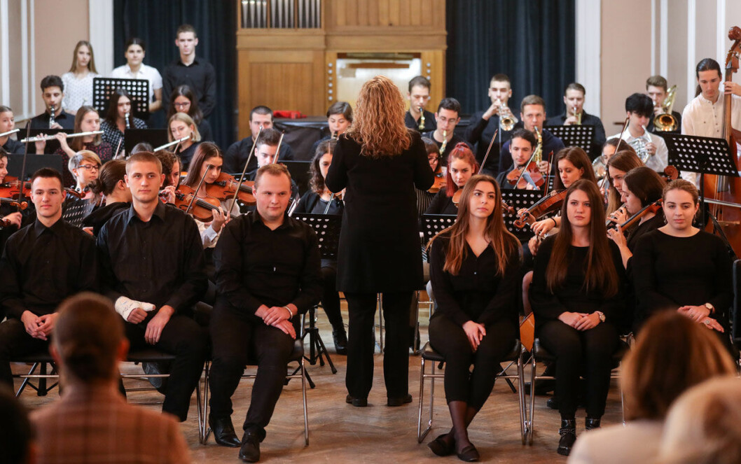 Kungligt besök på musikskolan Sarajevo Music Academy. Kronprinsessan Victoria och prins Daniel i Bosnien där de besökte Sarajevo Music Academy.