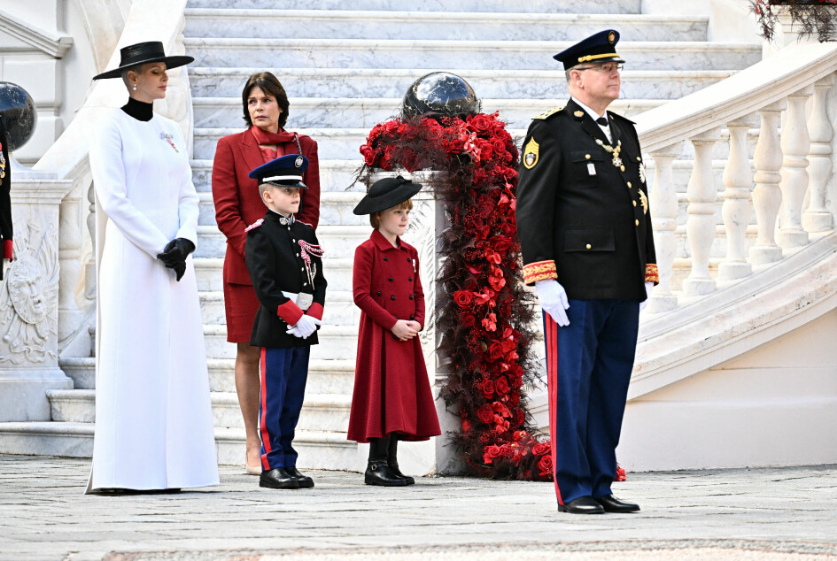 Furstinnan Charlene, prinsessan Stéphanie, prins Jacques prinsessan Gabriella och furst Albert på Monacos nationaldag