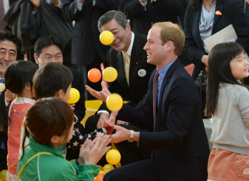 Shinzo Abe och prins William under prinsens Japanbesök 2015. Shinzo Abe och prins William
