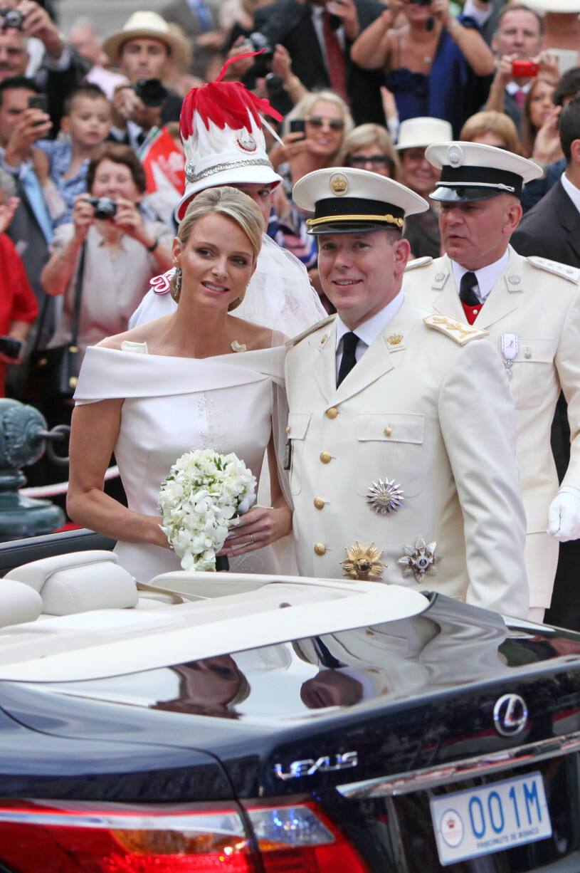 En känslosam dag, och hela världen såg på. Furstinnan Charlene och furst Albert på sin bröllopsdag