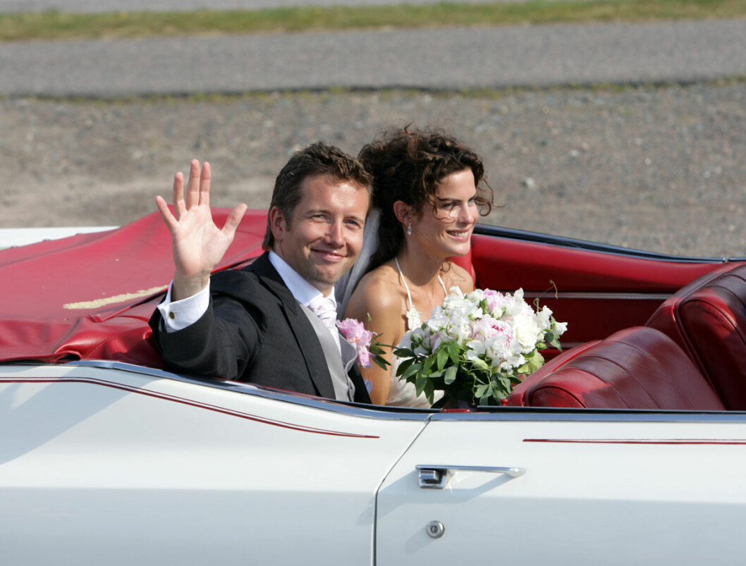 Vink vink till gästerna. Anna Jussil och Michael Broms bröllop.