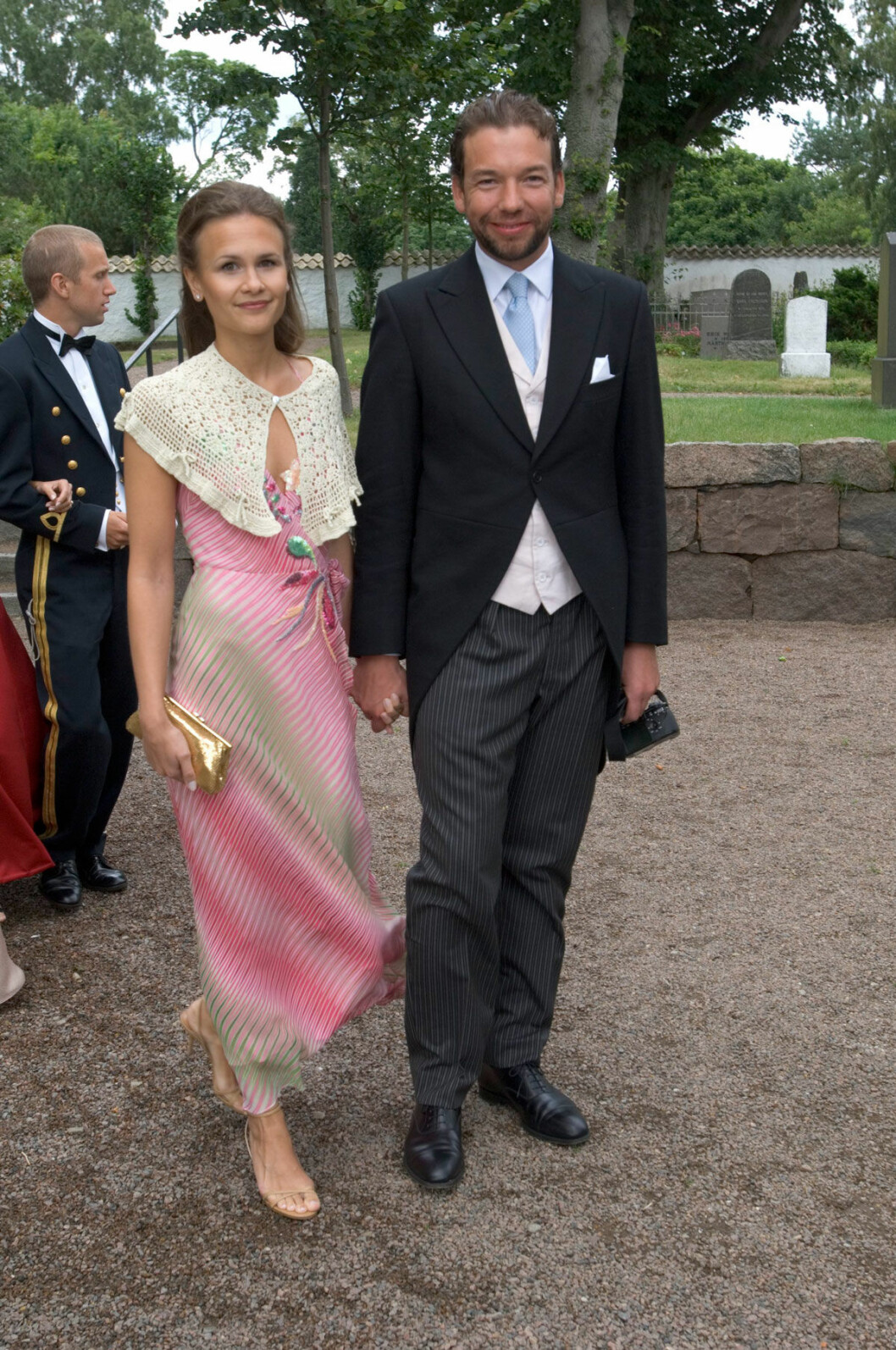 Äkta makar sedan Valborgsmässoafton: brudens bror Fredrik Barkman och hustrun Helene. Brudens bror Fredrik Barkman och hustrun Helene