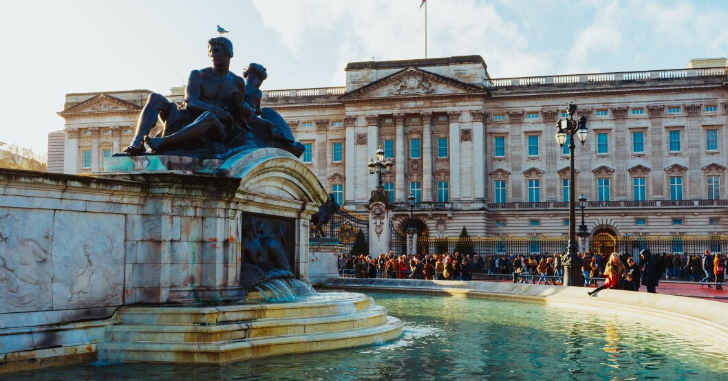 Buckingham Palace är drottning Elizabeths officiella residens. Buckingham Palace