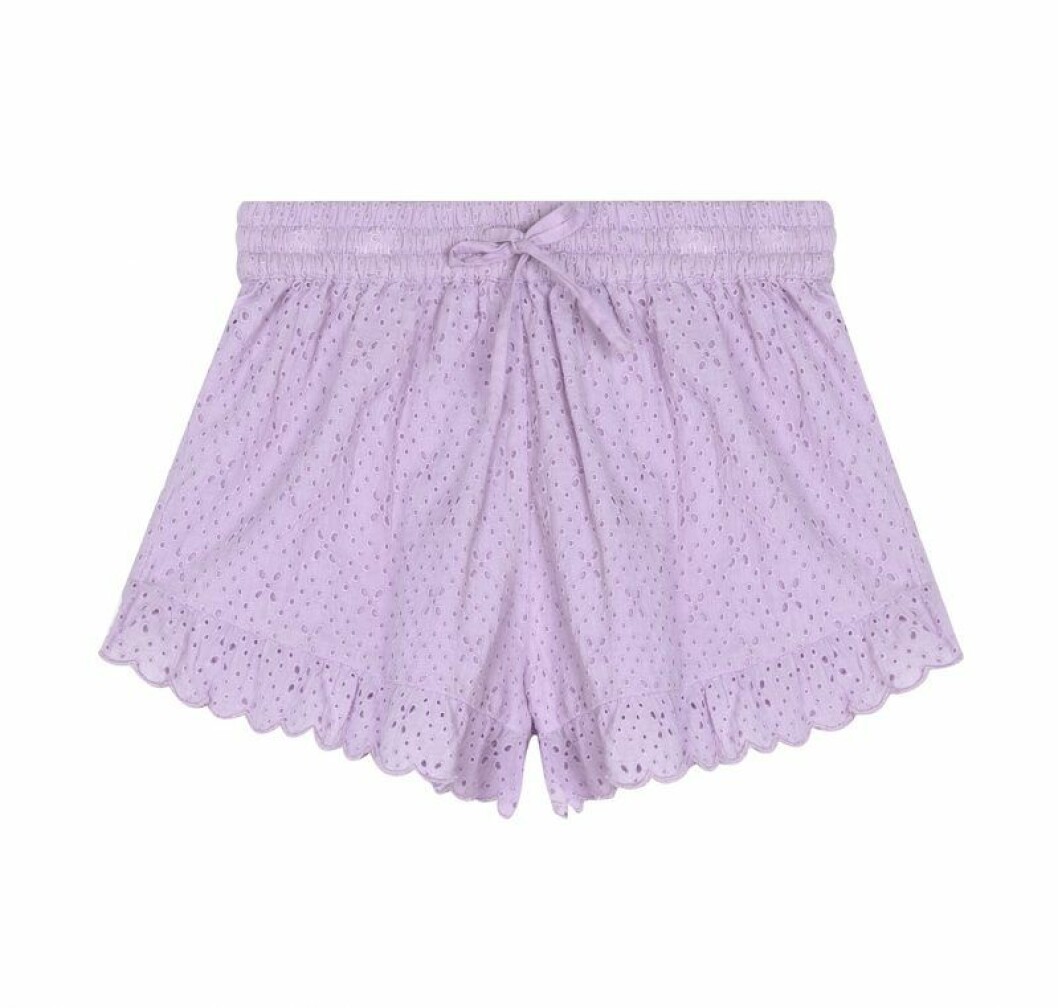 Lila shorts från By Malinas sommarkollektion 2020