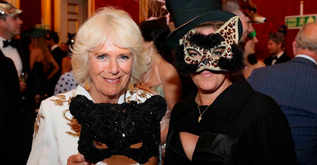camilla på fest
