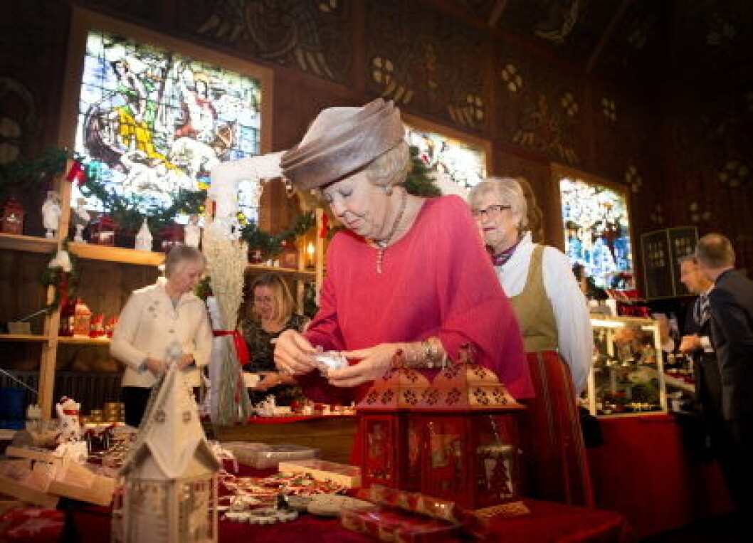 Princess Beatrix opens the 90th Christmas market in the Norwegian Church