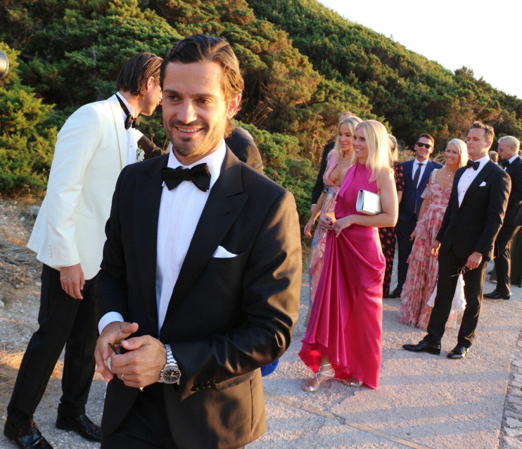 Prinsen, snygg i smoking. Prins Carl Philip, snygg i smoking.