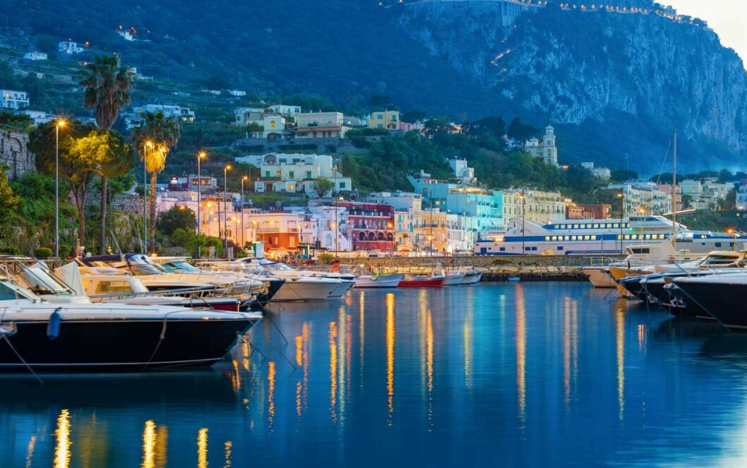 Hamnen på Capri, en klassisk vy. Hamnen på Capri.