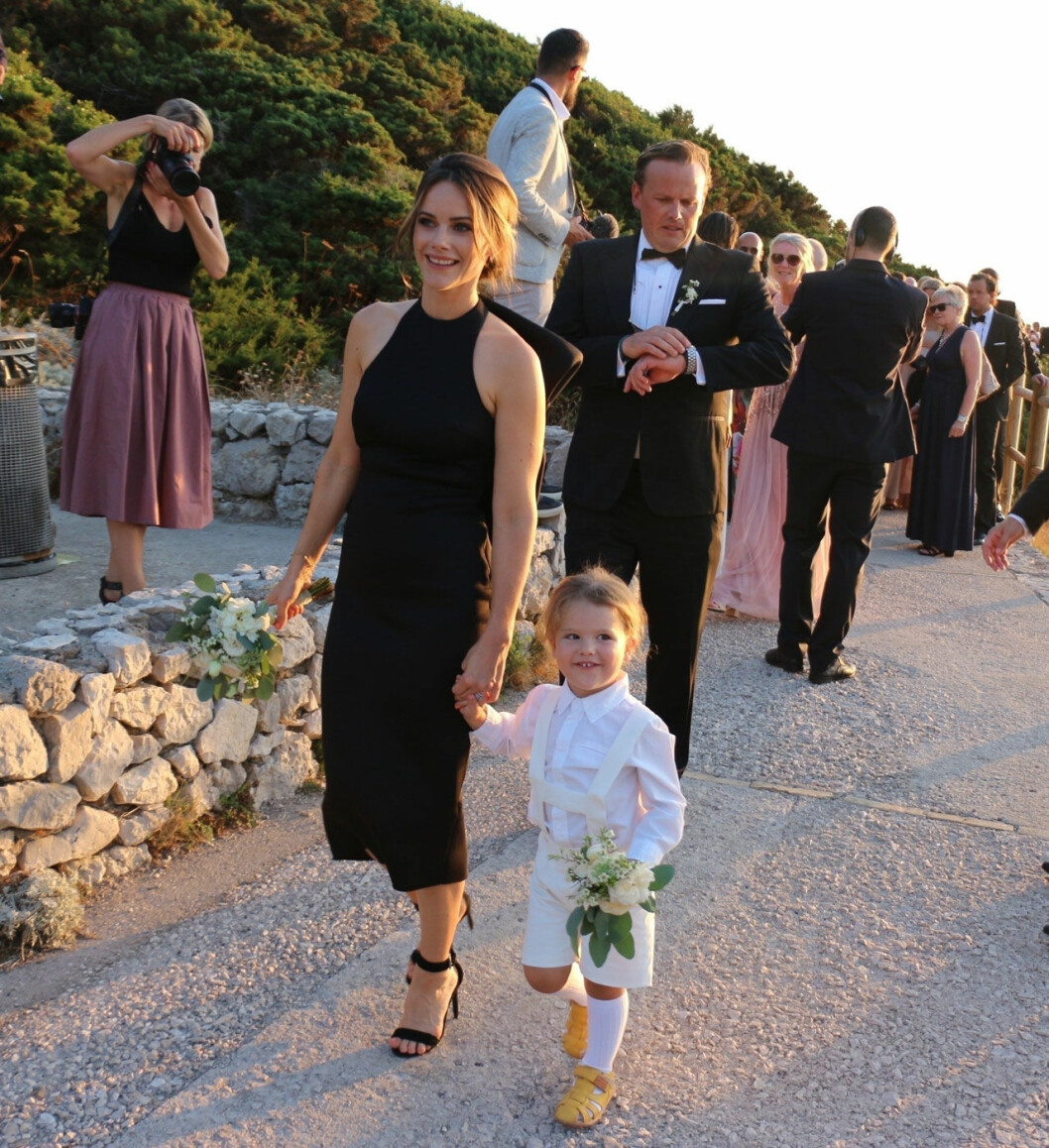 Prins Alexander, 3, var brudnäbb. Prinsessan Sofia med prins Alexander, som var brudnäbb.