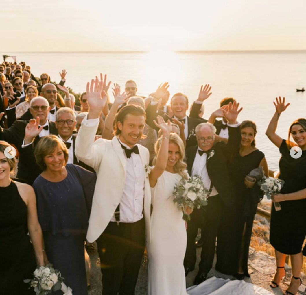 ”Bröllop på Capri, precis så vackert som alla säger” skriver en av gästerna på Instagram. Carolina Pihl och Gunnar Eliassen gifter sig på Capri