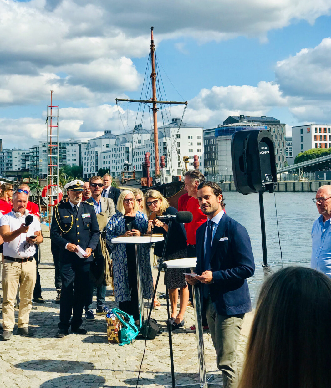 Prins Carl Philip hyllade Sjöräddningssällskapet i sitt tal. Prins Carl Philip håller tal och hyllar Sjöräddningssällskapet.
