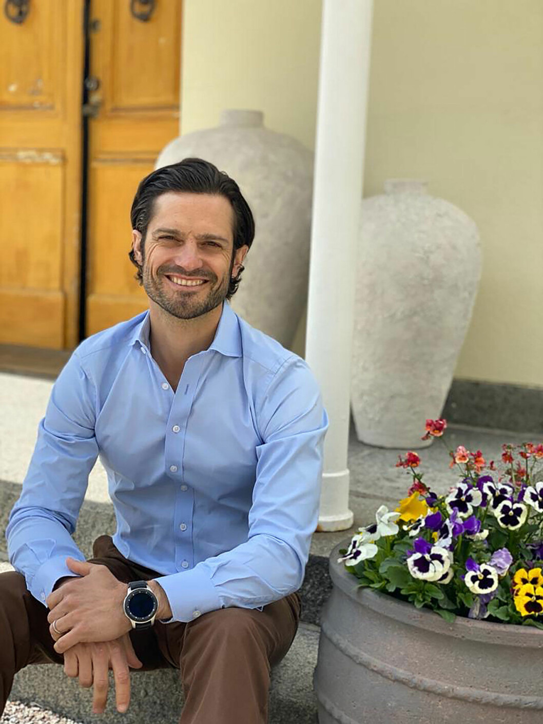 Det glada födelsedagsbarnet, och det var prinsessan Sofia som tog bilden. Prinsessan Sofias födelsedagsbild på prins Carl Philip 41 år