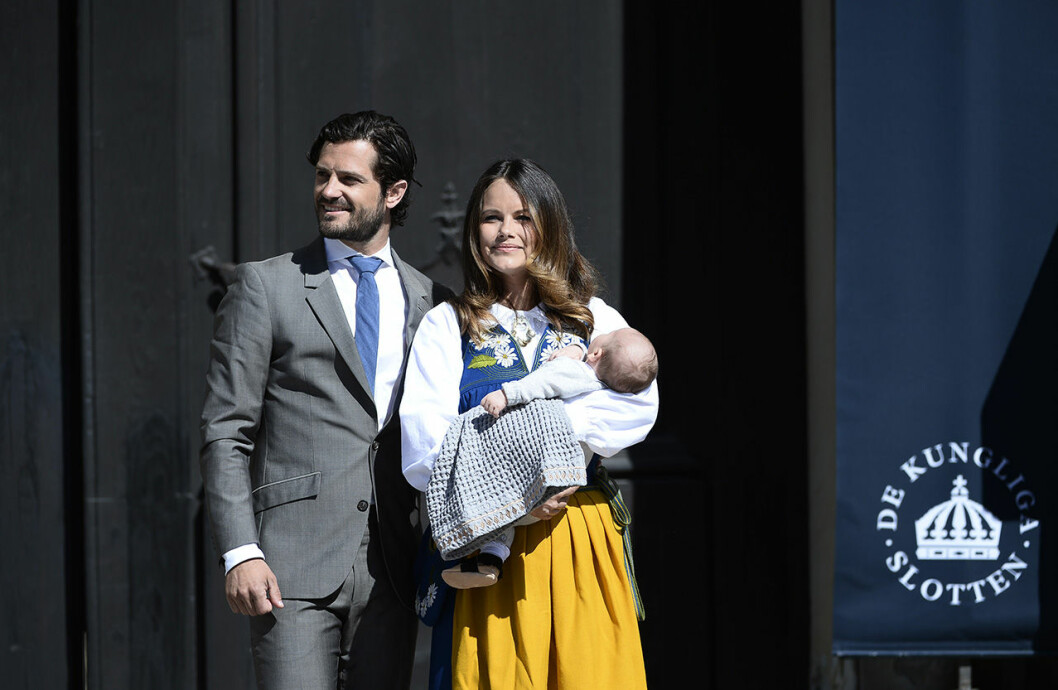 Första gången som prins Alexander gjorde entré i offentligheten. Carl Philip, Sofia och Alexander