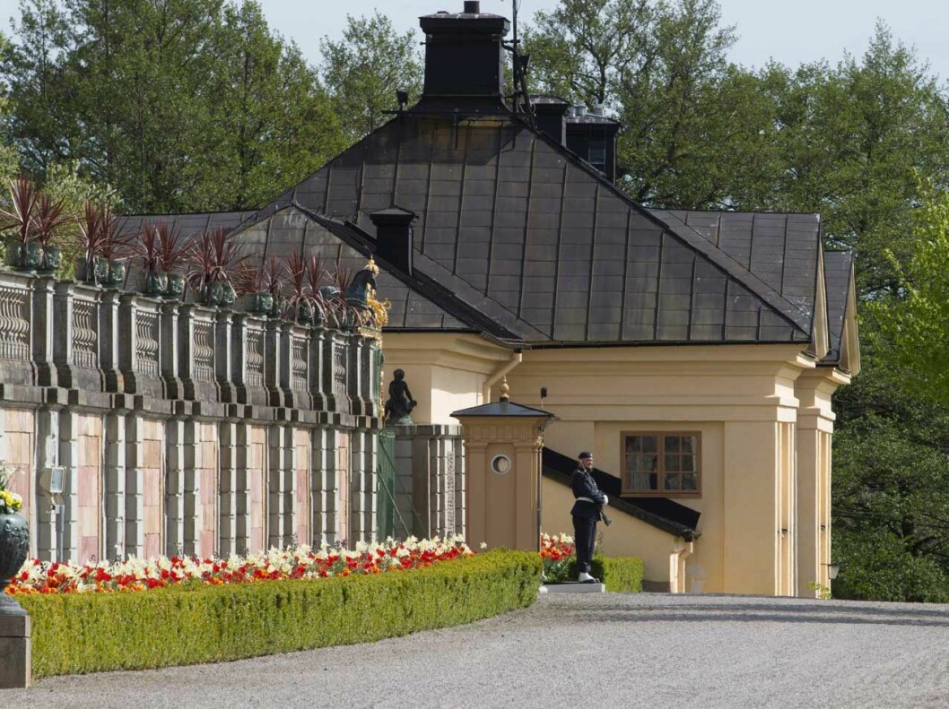I huset bakom detta, som ser likadant ut, ligger Nedre sjöflygeln. I huset bakom detta, som ser likadant ut, ligger Nedre sjöflygeln.