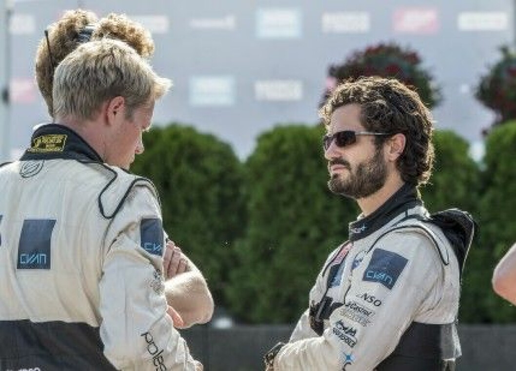 Carl Philip drabbades av motorstul. carl philip stcc all over