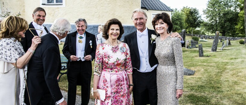 Carola Gottlieb är en av få som tillkommit på senare år – via dottern Louises vänskap med prinsessan Madeleine. Här gästar kungaparet Lussans bröllop.
