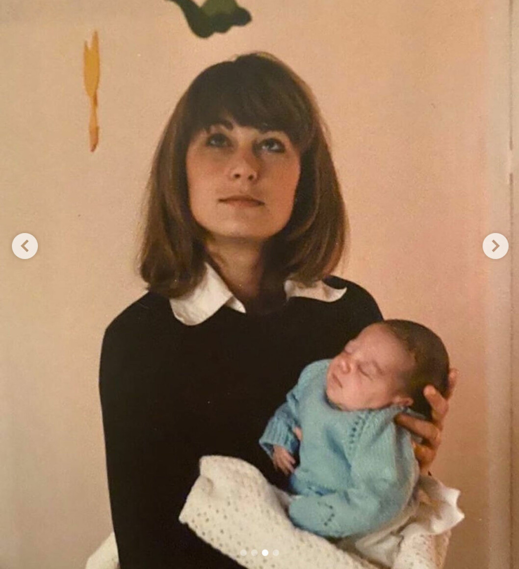 Carole Middleton våren 1982 med nyfödda Kate. Carole Middleton med nyfödda Kate 1982.