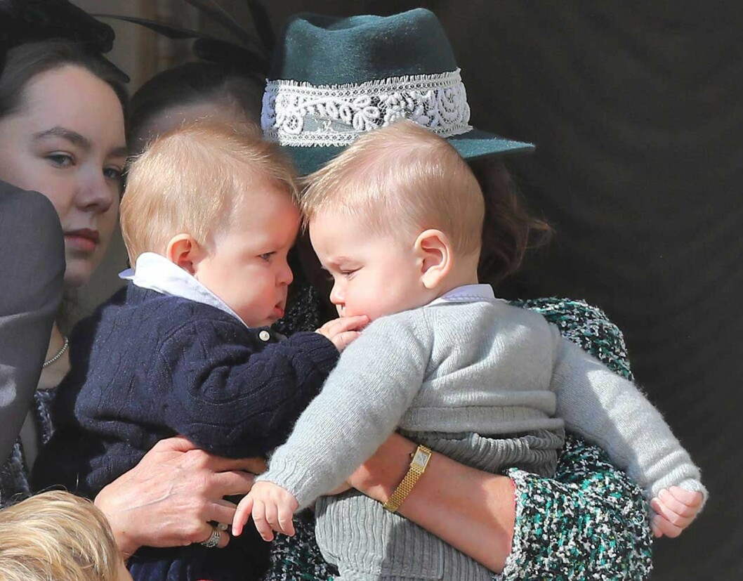 Prinsessan Caroline med sina barnbarn Maximilian Casiraghi och Francesco Casiraghi.